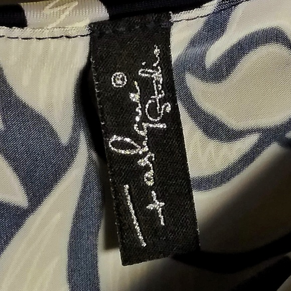 Off the Shoulder Black & White Blouse - Picture 2 of 2